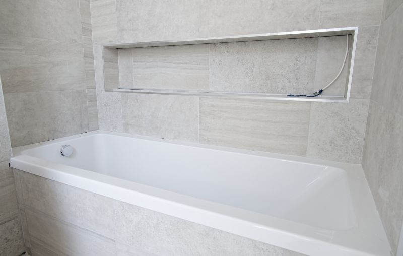 Minimalist Compact Bathtub